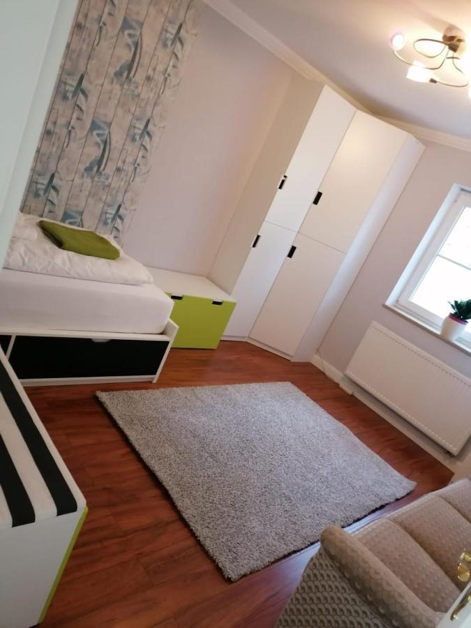 Grosses 4 Zimmer Apartment Naehe Messe Hannover Exterior photo