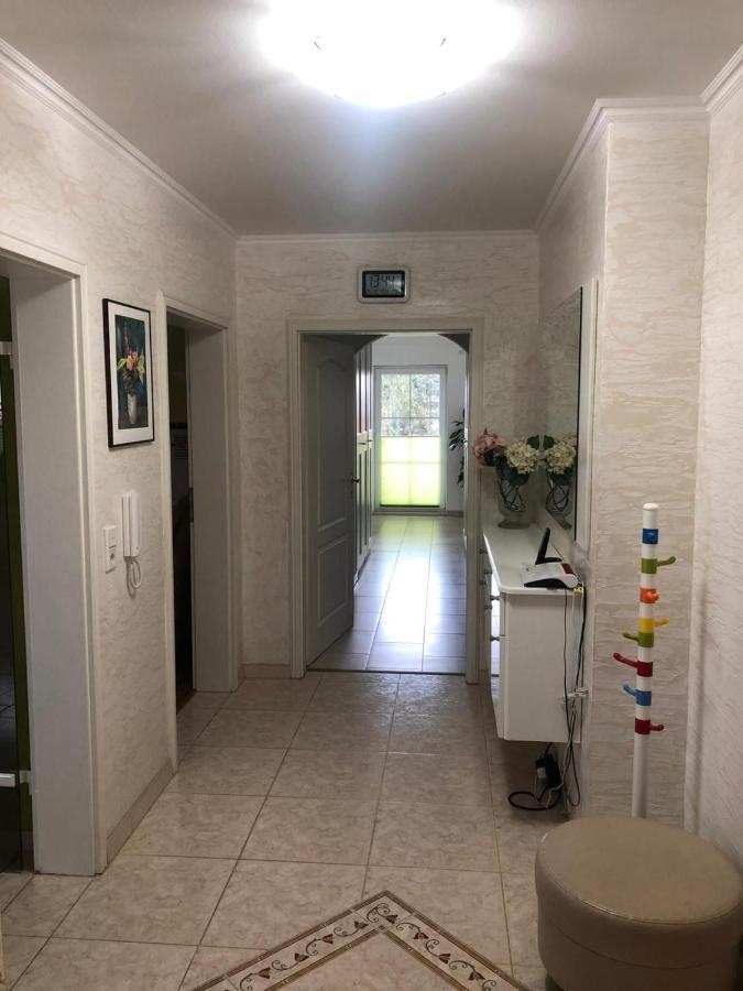 Grosses 4 Zimmer Apartment Naehe Messe Hannover Exterior photo